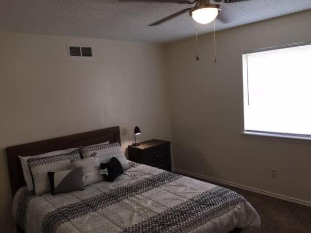 Quiet Townhouse Close To Fort Sill! Lawton Kültér fotó